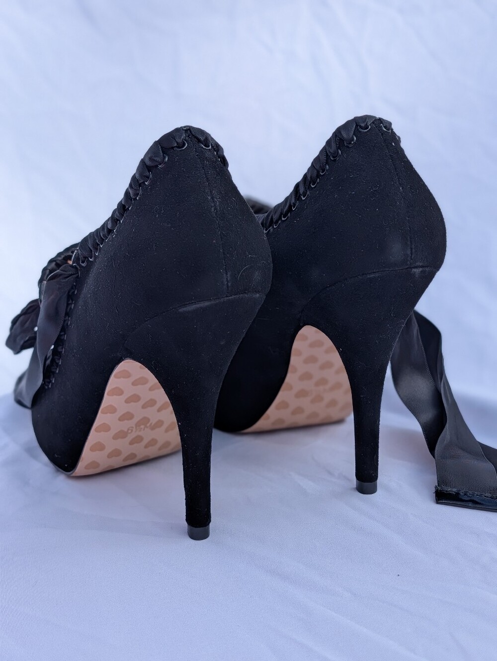 Vintage Betsey Johnson Calandra Black Bow Tie Heels - Picture 8 of 12